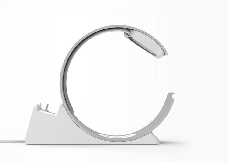 Елегантна алуминиева стойка / докинг станция за Apple Watch / iPhone - сребърен