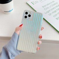 Релефен сваляем кейс с метален блясък за iPhone 11 Pro Max - сребърен
