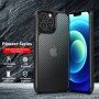 Полупрозрачен кейс с мотив на въглеродни влакна за iPhone 13 Pro Max - черен
