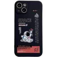 Кейс от мека пластмаса астронавт за iPhone 13 Pro Max - черен