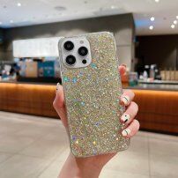 Защитен кейс с блестящи пайети за iPhone 13 - златен