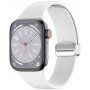 Силиконова каишка с метална магнитна закопчалка за Apple Watch Ultra 49mm / 46mm / 45mm / 44mm / 42mm - бял